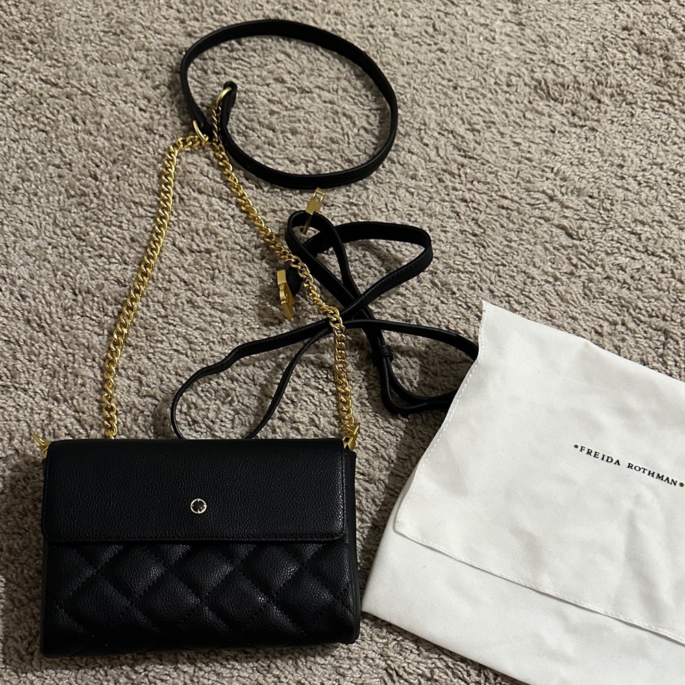Elegant Black Quilted Crossbody Bag with Gold Chain